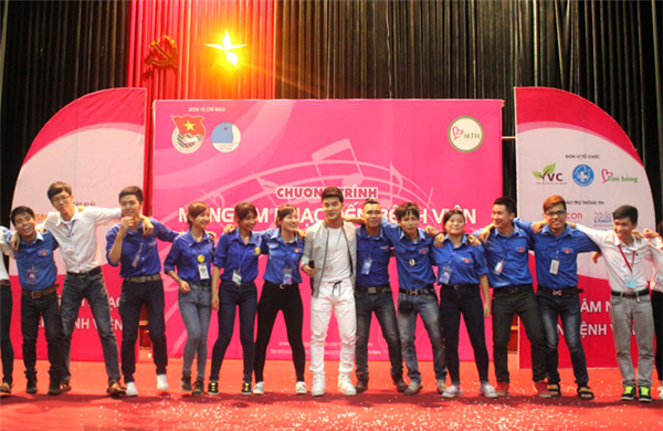 "Mang âm nhạc đến bệnh viện" số 112 tại Viện Bỏng Quốc gia